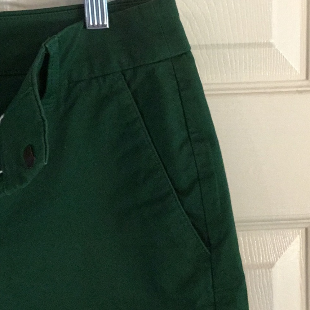 J. Crew Women’s Flat Front Chino Shorts in Emerald Green - Picture 5 of 9